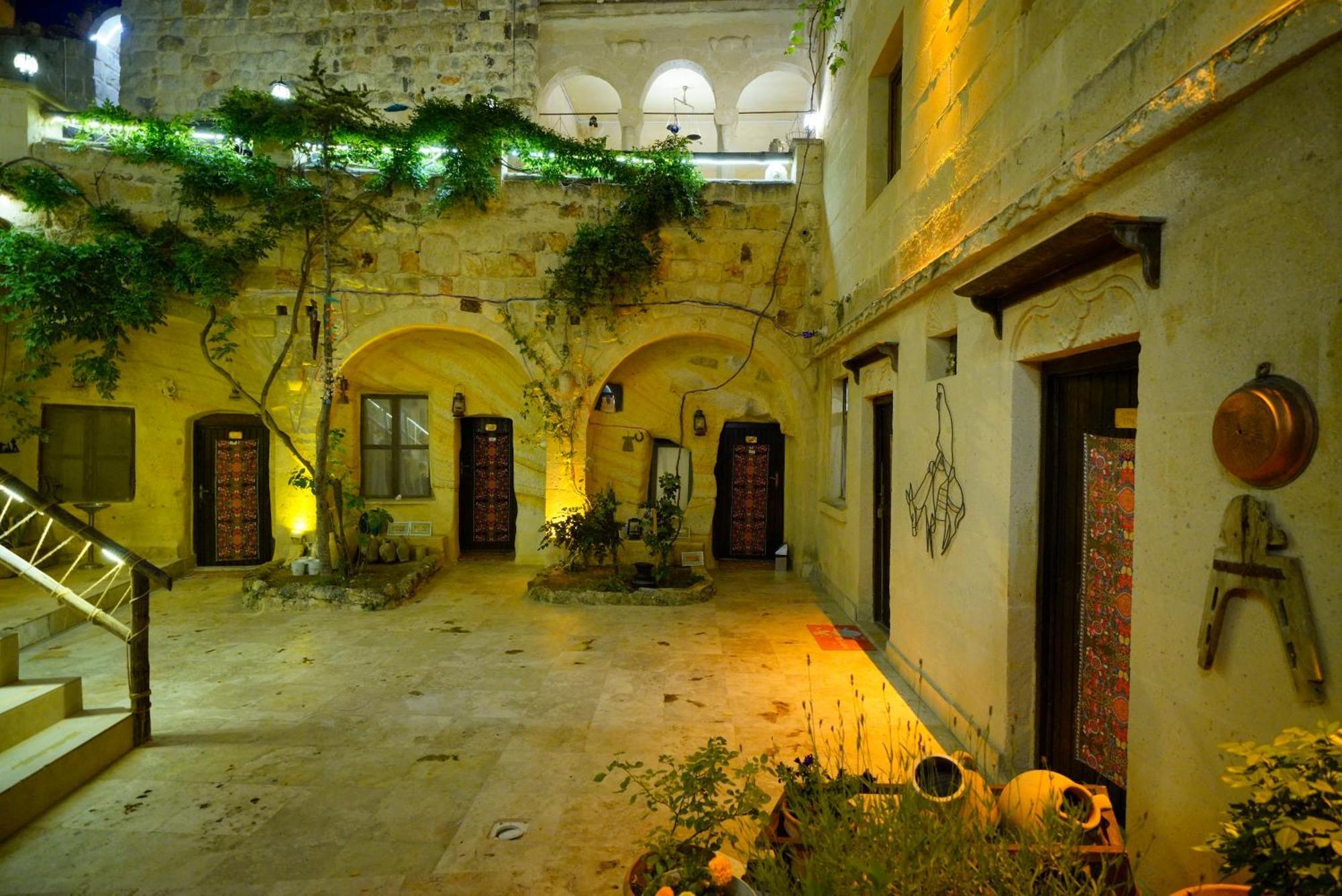 Hotel Antik Cave House Ürgüp Esterno foto